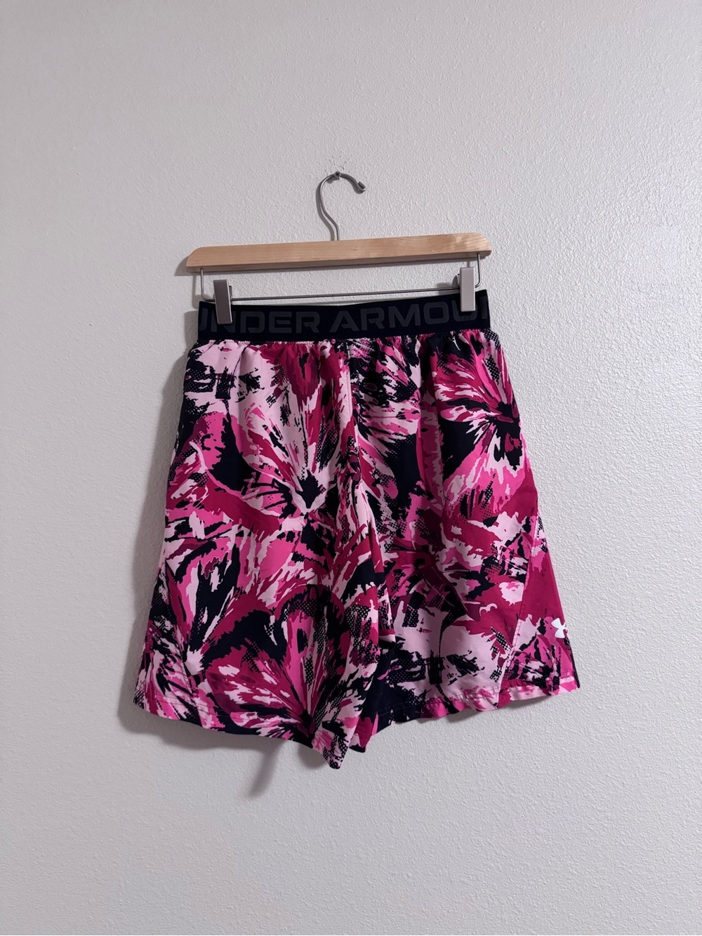 Under Armour Pink & Black shorts - Picture 3 of 3
